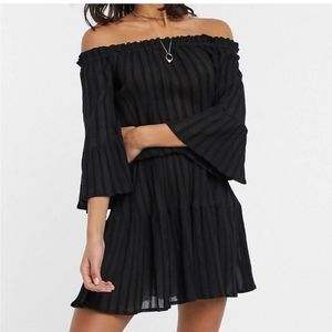 ASOS DESIGN OFF SHOULDER MINI DRESS. SIZE 6   Fits US SM/MED. NEVER WORN